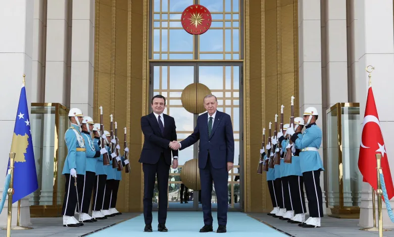 erdogan-pas-takimit-me-kurtin:-mirepres-zbutjen-e-tensioneve-mes-kosoves-dhe-serbise