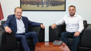 maqedonci-takohet-me-ish-komandantin-e-kfor-it,-diskutuan-per-situaten-aktuale-te-sigurise-ne-vend