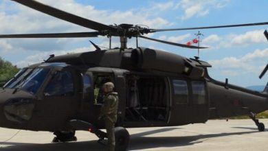 helikopteret-e-famshem-amerikan-tash-drejtohen-nga-pilotet-shqiptare