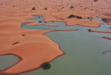 foto/-nasa-publikon-pamjet-e-pabesueshme,-permbytjet-krijojne-liqene-ne-sahara