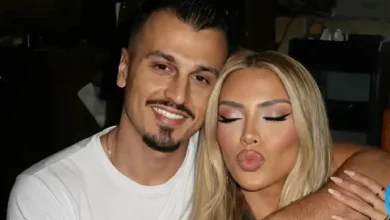 brikena-dhe-mateo-publikojne-foton-e-papritur,-nuk-ia-ndajne-doren-njeri-tjetrit