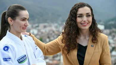 ​majlinda-ia-mbyll-deren-vjosa-osmanit:-kampionia-nuk-dorezohet-para-ofertave-politike