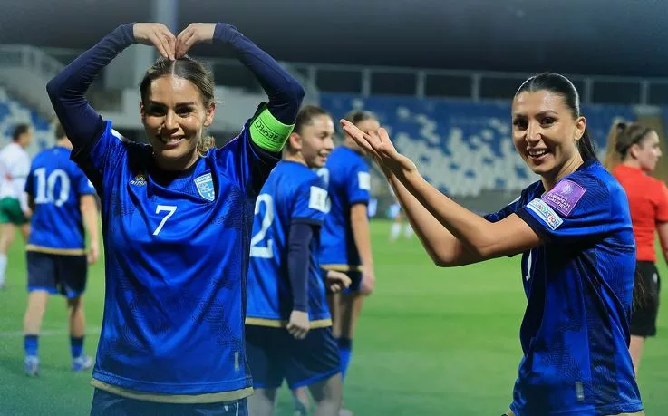vajzat-e-kosoves-shkruajne-historine,-sigurojne-play-offin-e-kupes-se-botes