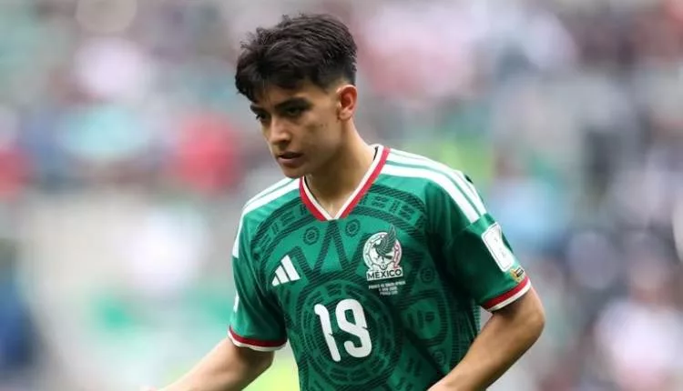 gilberto-mora-shkruan-historine,-lojtari-me-i-ri-ne-ndeshjet-hapese-te-kupes-se-botes