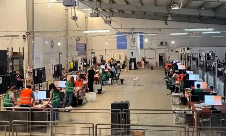 vazhdon-numerimi-i-votave-me-poste,-kqz-perditeson-te-dhenat-e-fundit