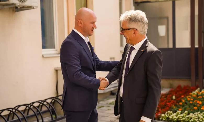 ambasadori-i-gjermanise-viziton-shtimen,-aliu:-partneriteti-me-gjermanine-po-shtrihet-edhe-ne-nivel-lokal