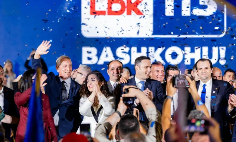 nga-“ldk-e-bashkuar”-ne-“si-nuk-u-ngopen-kurre?”-–-kriza-e-ldk-se-tani-del-edhe-ne-publik,-por-kush-po-kerkon-doreheqjen-e-abdixhikut-dhe-kush-jo?