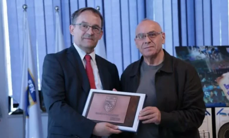 ademi-pret-ambasadorin-austriak,-flasin-per-ndeshjet-kosove–austri