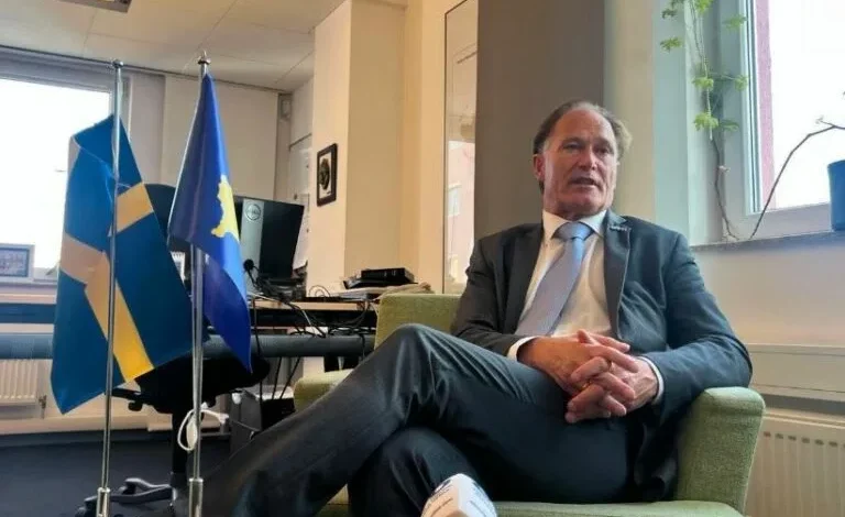 ambasadori-suedez:-kosova-ka-nevoje-per-unitet-politik,-kompromisi-eshte-force,-e-jo-dobesi