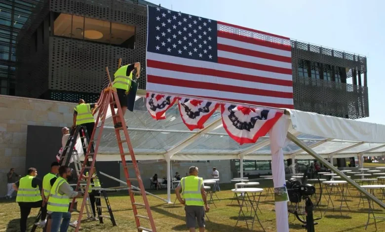 “festojme-me-miqte-tane-kosovare”-ambasada-amerikane-ndan-pamje-nga-pergatitjet-per-250-vjetorin-e-pavaresise