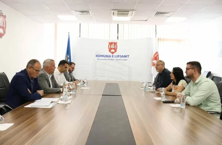 fitore-pacolli-dhe-imri-ahmeti-diskutojne-per-ceshtjet-mjedisore