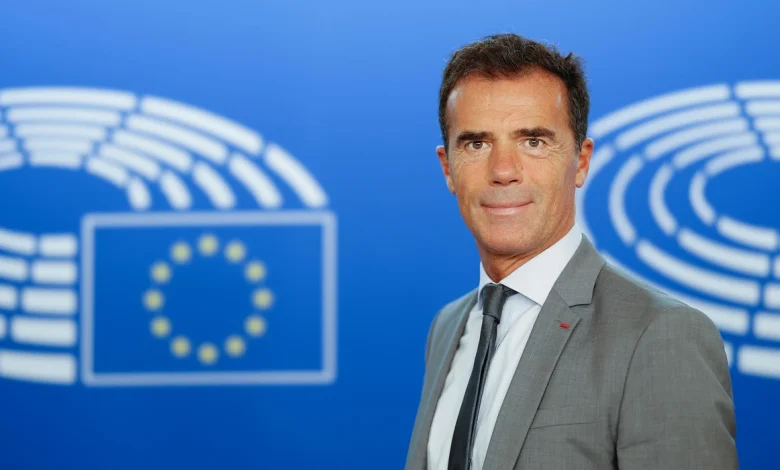 demokratet-evropiane-denojne-deklaraten-e-paunoviqit:-serbia-nuk-mund-te-ece-drejt-be-se-me-retoriken-e-millosheviqit