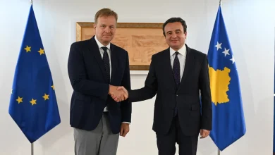 sorensen-dhe-kurti-diskutojne-per-dialogun-dhe-kthimin-e-gjyqtareve-serbe-ne-institucione
