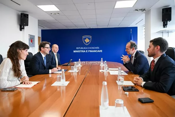 murati-nenshkruan-marreveshje-60-milione-euro-me-agjencine-franceze-per-zhvillim-per-projektin-e-lojerave-mesdhetare-“prishtina-2030”