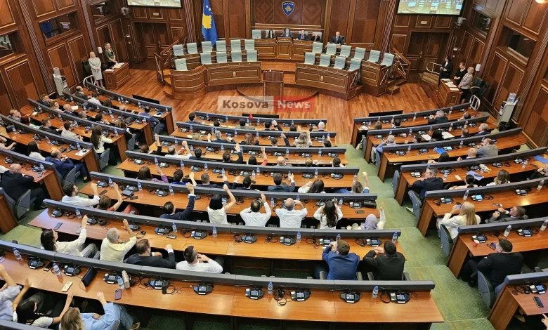 sot-konstituohet-kuvendi,-deputetet-e-legjislatures-se-xi-te-mblidhen-per-here-te-pare