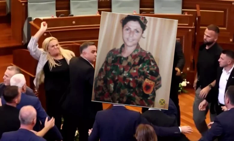 veteranja-e-uck-se-shperthen-ndaj-time-kadriaj:-“cila-eshte-kauza;-asociacioni,-gjykata-e-hages,-cakorri,-zhlebi,-veriu-i-mitrovices-apo-lakmia-per-pushtet?