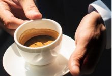kafeja-e-mengjesit:-cfare-i-ndodh-vertet-trupit-tuaj-kur-e-pini?