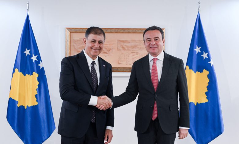 kurti-pret-kryetarin-e-izmirit,-diskutojne-thellimin-e-bashkepunimit-kosove–turqi