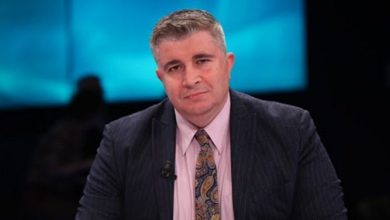 kur-absurdi-i-shtetit-bektashi-behet-normalitet:-deliri-mesjetar-i-nje-republike-te-marre-peng