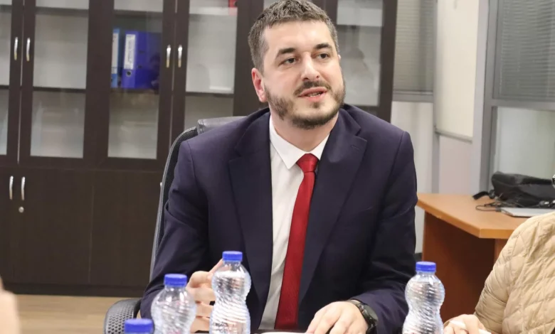 kelmendi-i-kunderpergjigjet-bajramit:-abuzimi-me-buxhetin,-ne-emer-te-nxenesve,-nuk-kalon-dhe-per-kete-nuk-ka-kompromis