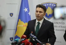 rrustemi:-eshte-absurde-qe-gjashte-deputete-te-mbajne-peng-fatin-e-dy-milione-njerezve