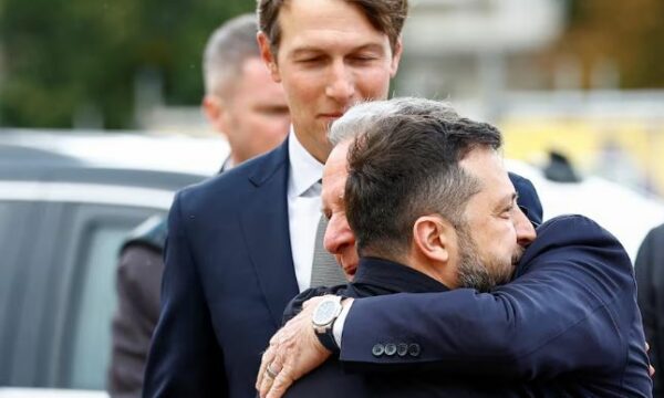 te-derguarit-e-trump-mberrijne-ne-kiev-pas-takimit-3-oresh-me-putinin,-zelensky:-duam-paqe,-por-na-duhen-garanci-sigurie!