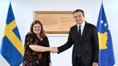 kurti-takon-ambasadoren-e-re-te-suedise-ne-kosove,-kerkon-vazhdimin-e-mbeshtetjes-per-integrimin-euro-atlantik