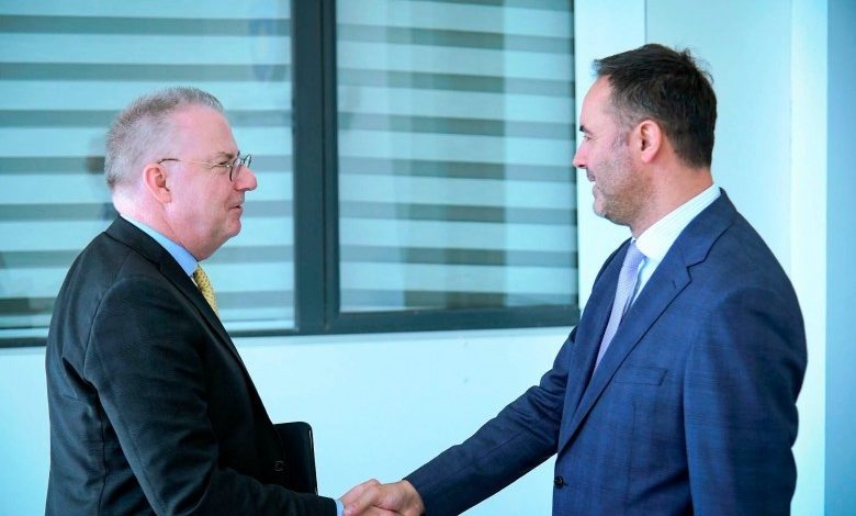 konjufca-dhe-schubel-diskutojne-agjenden-evropiane-te-kosoves
