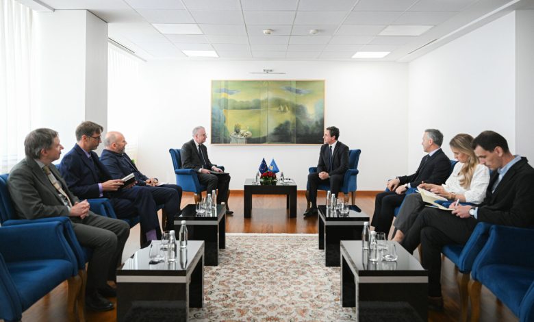 kurti-pret-ne-takim-shefin-e-ri-te-zyres-se-be-se-ne-kosove