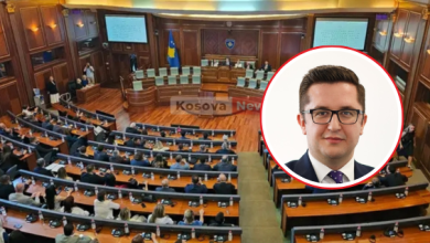 besian-mustafa,-djali-i-xhemajl-mustafes-nuk-qendroi-ne-salle-per-te-votuar-deklaraten-per-aktgjykimin-e-speciales