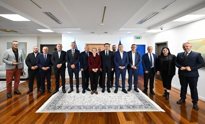 kurti:-shqiptaret-e-lugines,-me-liste-te-perbashket-per-zgjedhjet-ne-serbi