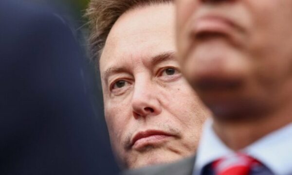 musk-rikthehet-ne-kampin-e-trumpit,-do-te-drejtoje-studimin-e-pentagonit-mbi-te-ardhmen-e-luftes