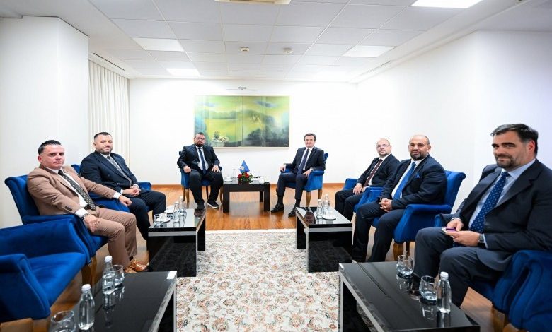 kurti-takon-aktivistet-nga-presheva,-te-cilet-mbeshtesin-“koalicionin-shqiptar”