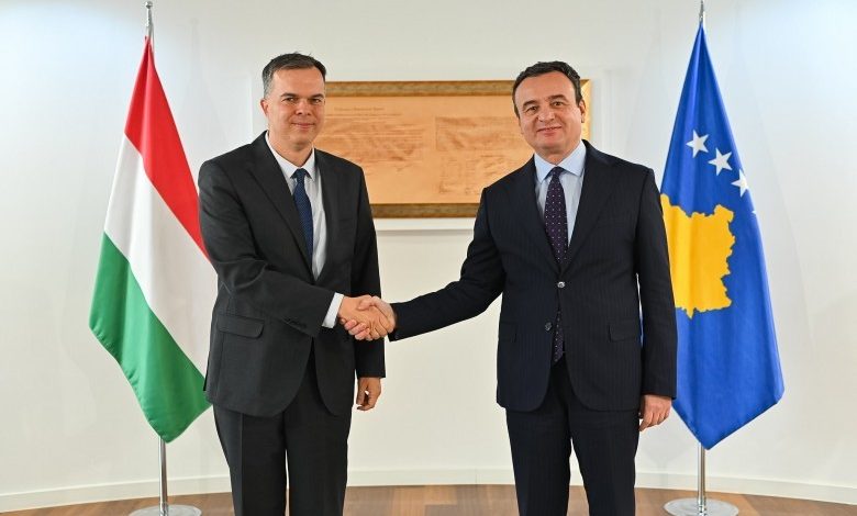 kryeministri-kurti-diskuton-me-ambasadorin-hungarez-per-bashkepunimin-ekonomik
