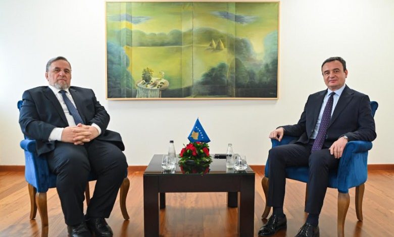 kurti-takon-myftiun-ternava,-diskutojne-bashkepunimin
