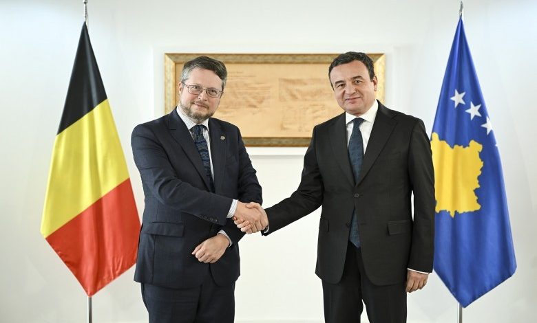 kurti-takon-ambasadorin-e-ri-te-belgjikes