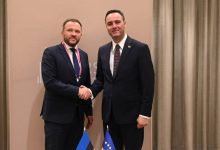 konjufca-takohet-me-ministrin-estonez:-kercenimet-nga-serbia-dhe-ndikimi-rus-rrezikojne-sigurine-ne-ballkanin-perendimor