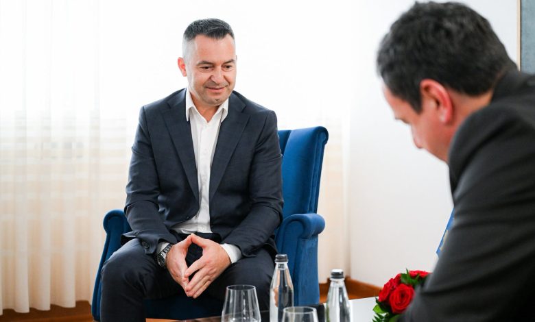 viktor-buzhala-emerohet-zevendesminister-ne-ministrine-e-puneve-te-brendshme