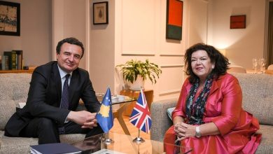 kurti-e-pierce-diskutojne-per-thellimin-e-bashkepunimit-kosove-britani