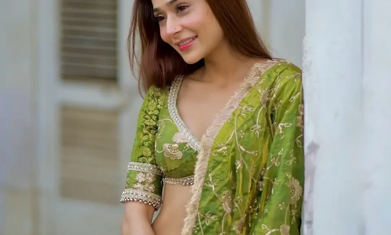 sara-khan:-nje-mesazh-prekes-per-shqiptaret-ne-kohe-te-veshtira