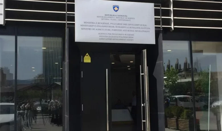 ministria-hap-sezonin-e-gjuetise-2026-2027:-kushte-te-reja,-mbikeqyrje-e-shtuar-dhe-thirrje-per-pergjegjshmeri