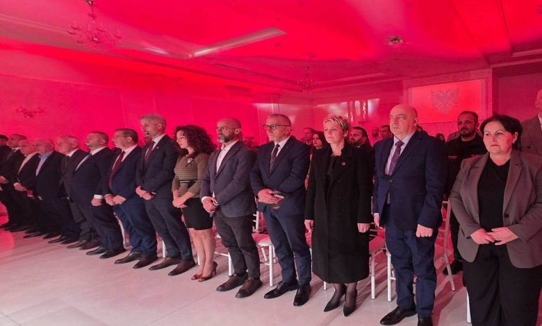 kamberi:-bashkimi-i-shqiptareve,-pergjigje-politike-ndaj-pushtetit-te-vuciqit