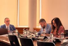 komisioni-per-buxhet-miraton-projektligjin-per-plotesim-ndryshimin-e-ligjit-mbi-ndarjet-buxhetore-per-vitin-2026