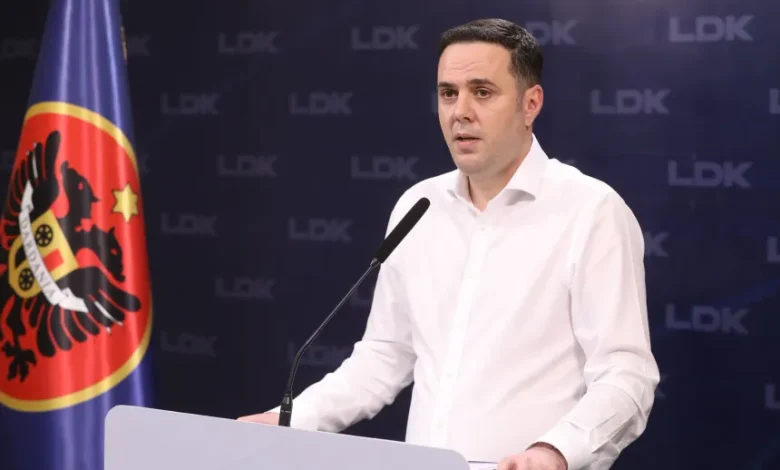 abdixhiku-–-pdk-se-:-ligjin-per-specialen-e-kthyet,-por-ku-do-ta-lini-balten-qe-hodhet-mbi-ldk-ne?