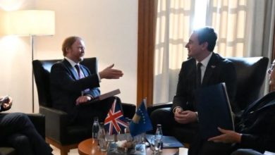 kurti-takon-nensekretarin-britanik:-dialogu-me-londren-eshte-i-ngushte-dhe-i-vazhdueshem