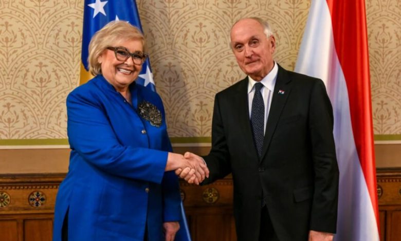 shiroka-pula-pritet-nga-homologu-hungarez,-kerkon-mbeshtetje-per-integrimin-evropian-te-kosoves