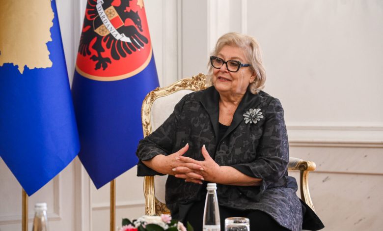 mbreti-charles-iii-i-dergon-urim-presidentes-justina-shiroka-pula