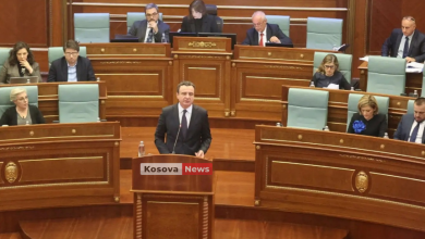 kurti-pas-votimit-te-ligjit-per-byrone:-na-vonuan-per-me-shume-se-tre-vjet,-por-nuk-do-te-na-ndalin-ne-synimin-tone-te-drejte
