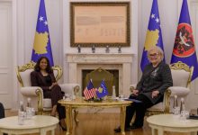 ambasada-amerikane:-mbetemi-te-perkushtuar-per-te-bashkepunuar-me-institucionet-e-kosoves