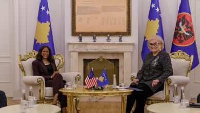 ambasada-amerikane:-mbetemi-te-perkushtuar-per-te-bashkepunuar-me-institucionet-e-kosoves